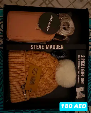 Steve Madden 2-piece gift set — beanie with pom pom and matching crossbody wallet (new).