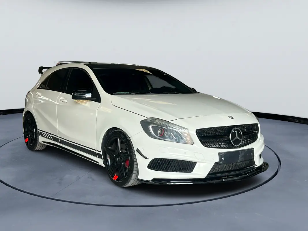 Mercedes-Benz A-Class 2014 — photo 1 of 20