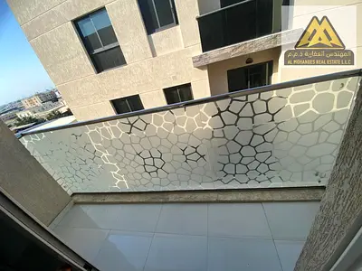 غرفه وصاله بمساحه كبيره مع بلكونه بمنطقة الحميديه قريب من جامعة عجمان وجميع الخدمات والطرق الرئيسيه