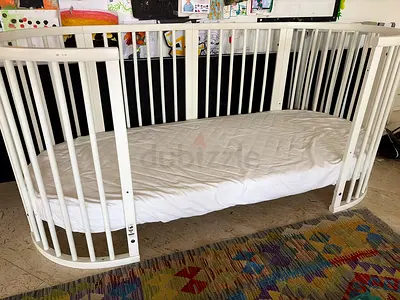 Stokke Sleepi Oval White Baby Crib with Mattress