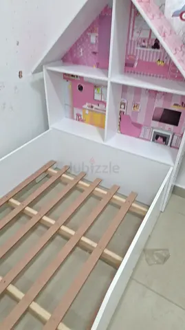 White Dollhouse Style kids Bed Frame with Shelved Headboard with Soft Mattress (Spring) (Premium)