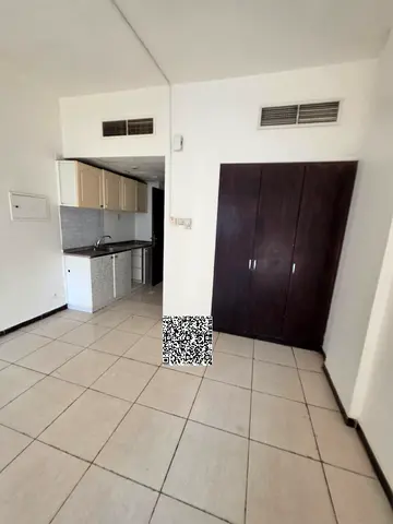 A unique studio for annual rent in the Rashidiya area, in a lively location close to all services and transportation. The unit is clean and equipped,