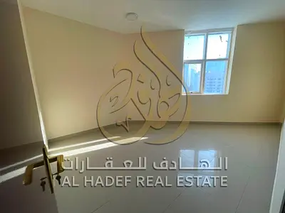 🇦🇪 شقة غرفتين وصالة للإيجار السنوي في المجاز 2 – الشارقة | أول ساكن بعد التجديد | تكييف وغاز مركزي | 45,000 درهم