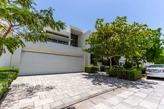 CLOSE TO AMENITIES| SEMI FURNISHED | READY TO MOVE