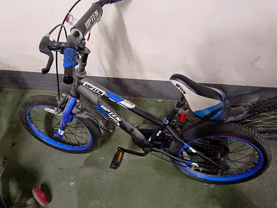 Childrens 16 Upten Blue/Black Bike - Good Condition