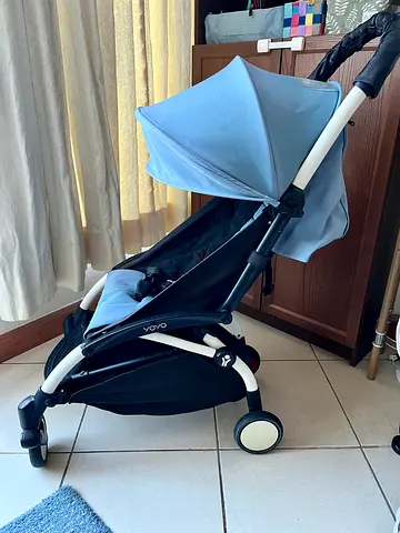 Babyzen Yoyo 2 stroller white frame and teal fabric