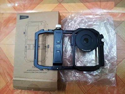 NEEWER Universal Phone Cage Video Rig Stabilizer