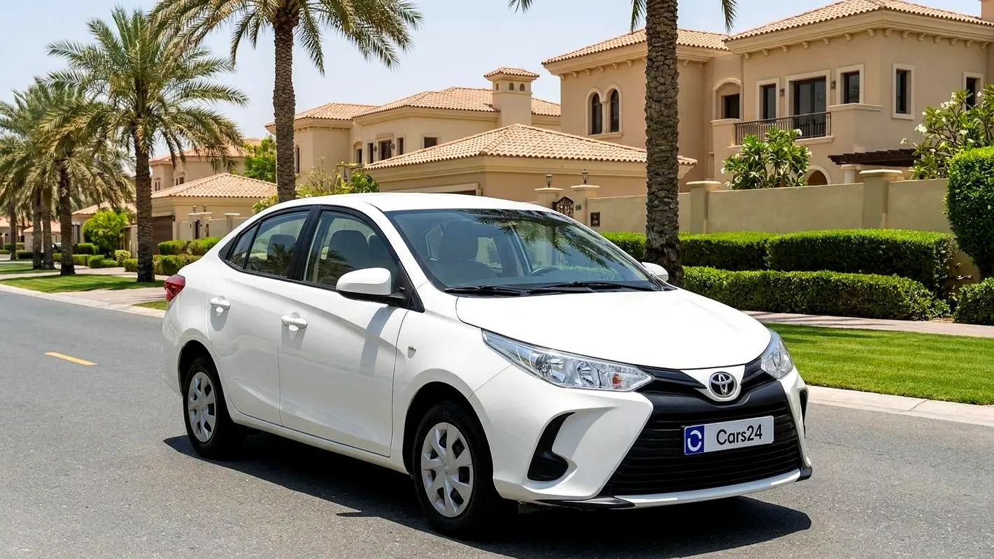 Toyota Yaris 2022 — photo 1 of 12