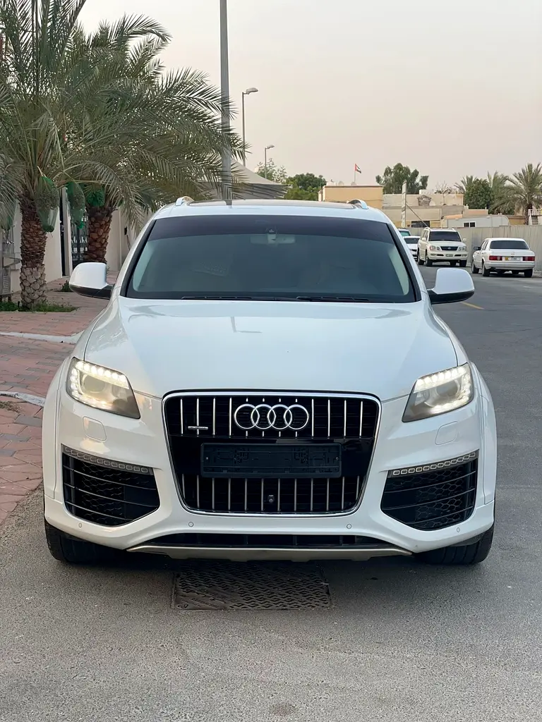 Audi Q7 2015 — photo 1 of 12