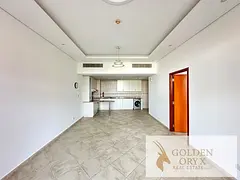 1BR Apartment | Weston Court 2 | Balcony & Park View