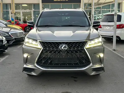 Lexus LX 570 Base 2018 | GCC Specs | Low Mileage | Pristine Condition