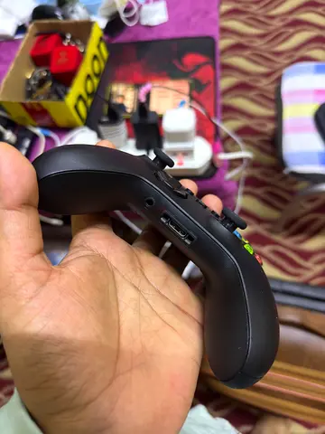 Used Xbox wireless controller — good working condition