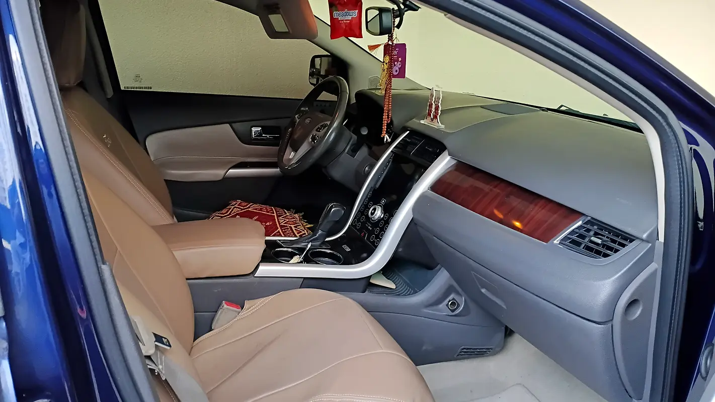 Ford Edge 2011 — photo 1 of 4