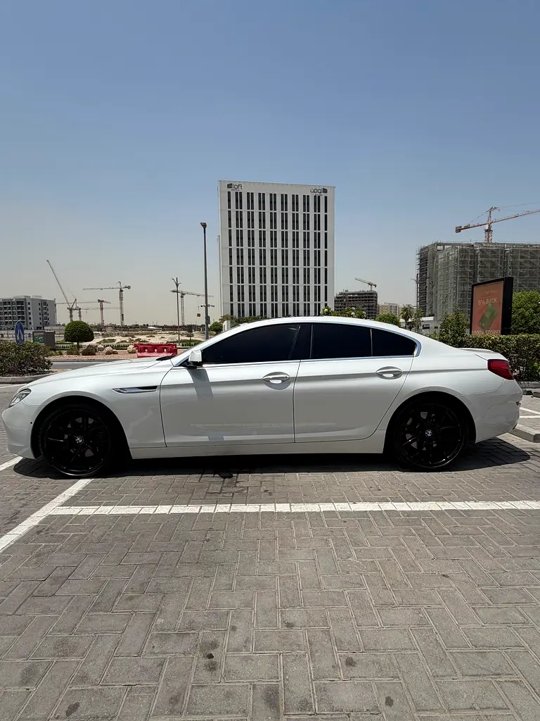 BMW 6-Series 2015 — photo 1 of 6