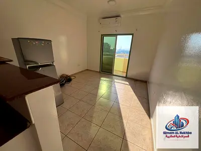 أجمل استديو بالمجره مساحات كبيره جدا مع بلكون باطلاله مميزه جدا باركينج ترابي امام البنايه وسهل الوصول اليه وتسهيلات في السداد وعلي مخرج دبي وعجمان