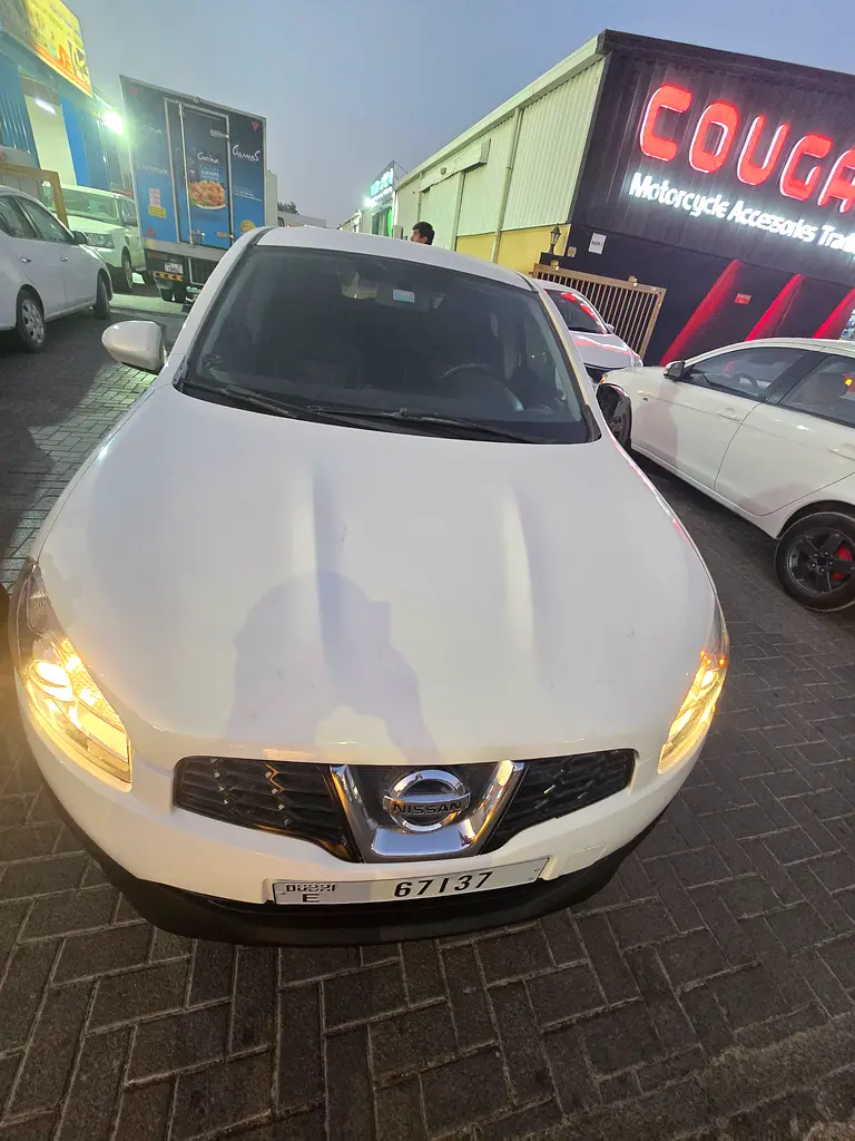 Nissan Qashqai 2014 — photo 1 of 7