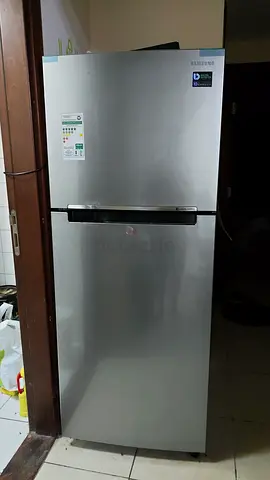 Samsung Silver Top Freezer Refrigerator - Good Working Condition