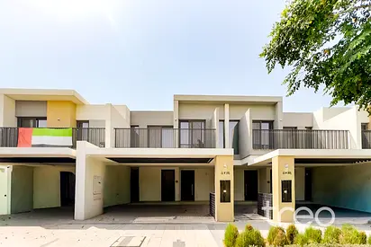 Garden View | Modern | Vacant Now