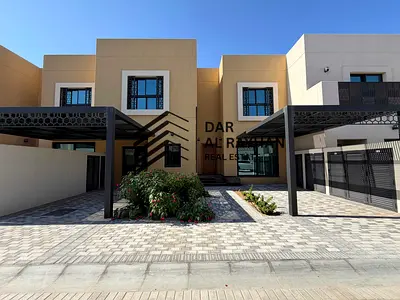 فيلا فاخرة جاهزة للسكن / 4 غرف نوم رئيسية / مدينة مستدامة