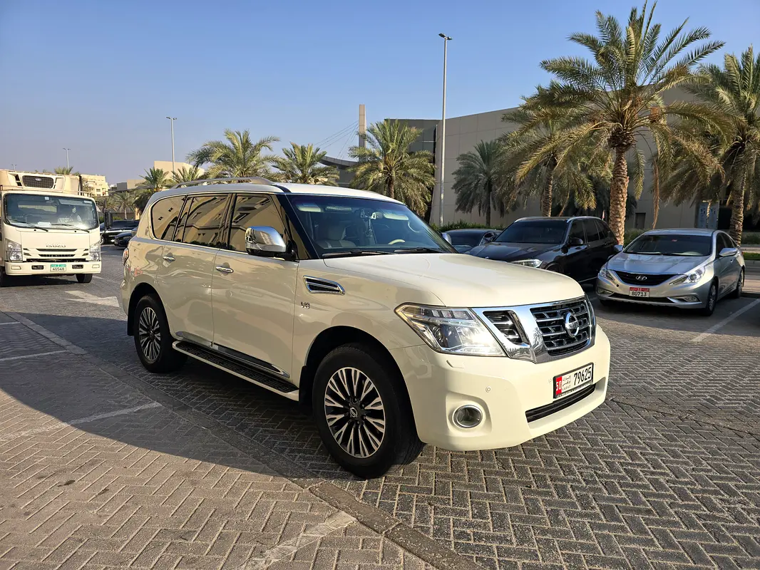 Nissan Patrol 2017 — photo 1 of 19