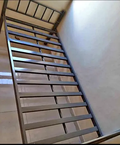 Used single aklota bed good100