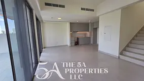 Single Row 3BR Townhouse | Park Access | Ground-Floor Terrace