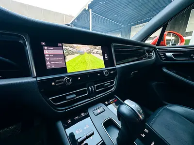 2022 Porsche MACAN — миниатюра 16