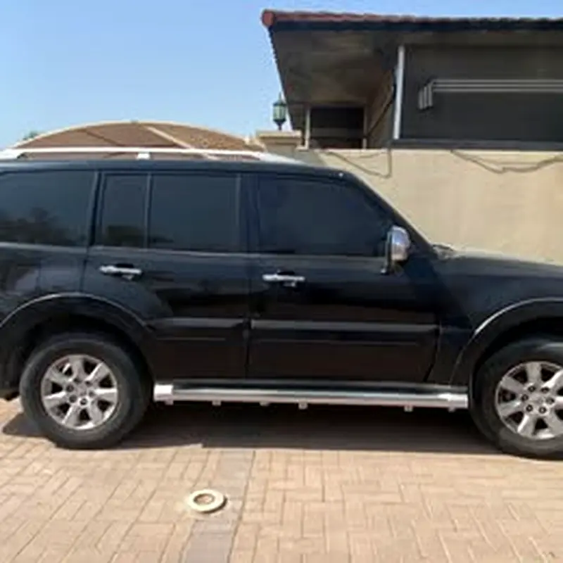 Mitsubishi Pajero 2009 — photo 1 of 5