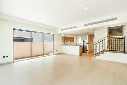 A 5BR with L-shape garden and close to Central Hub