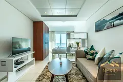 Bright &amp; Spacious Unit | Furnished | Near Metro