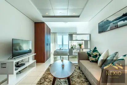 Bright & Spacious Unit | Furnished | Near Metro