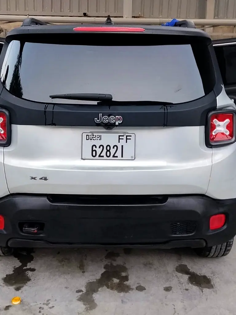 Jeep Renegade 2016 — photo 1 of 4
