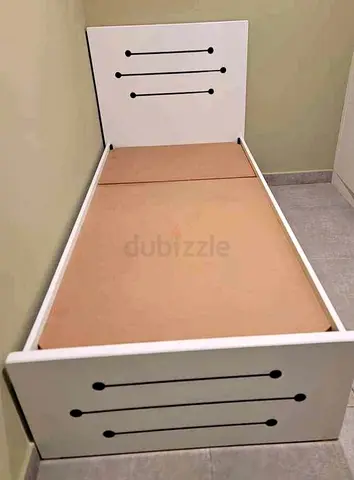 Single white wooden bed frame 90x190 cm