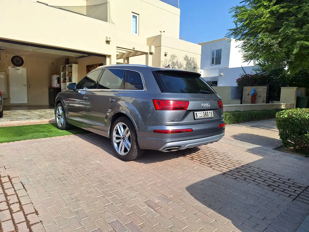 Audi Q7 2016 — photo 1 of 6