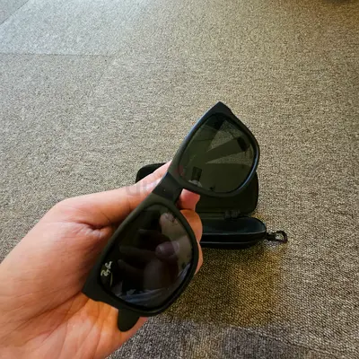 Brand and type of glasses: Rayban
Justin Classic (RB4165
Original glasses