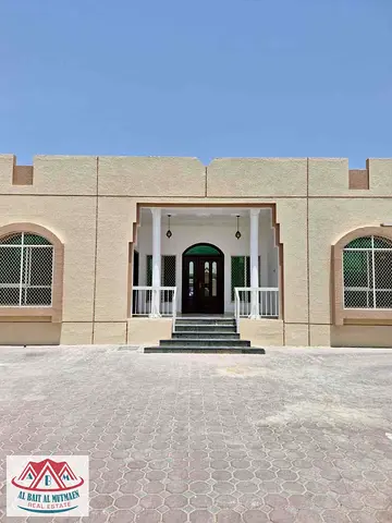 فيلا طابق ارضي نظيفة ثلاثة غرف مع المكيفات