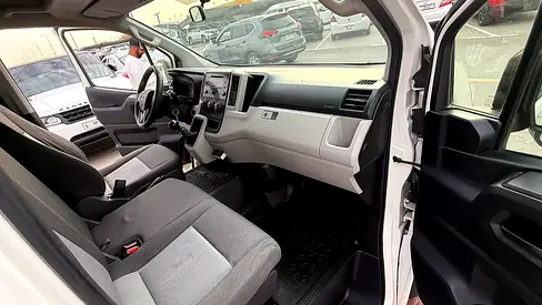 2020 Toyota HIACE — фото 8