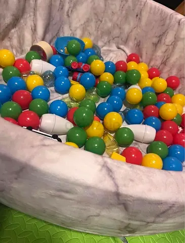 Kidkii Ballpit for Sale with balls included