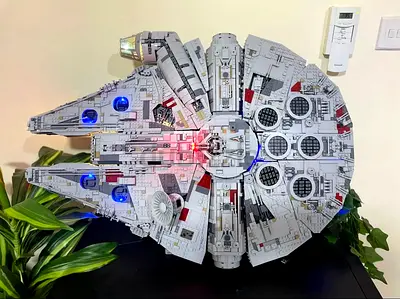 LEGO Blocks Star Wars Millennium Falcon UCS 75192 – Lights + Display Stand