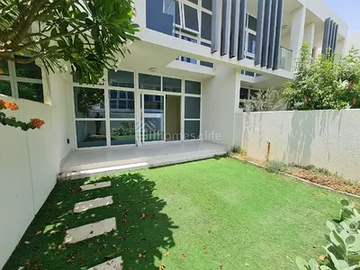 Spacious 2 BR Townhouse | Landscape Garden