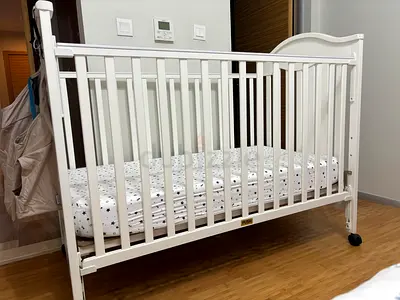 White Wooden Baby Crib with Mattress