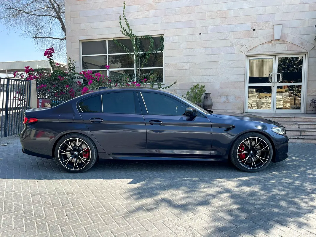 BMW M5 2022 — photo 1 of 12