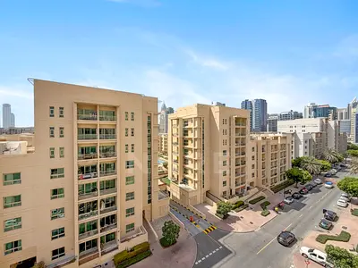 1 Bed Furnished | High Floor | Upgraded | Vacant