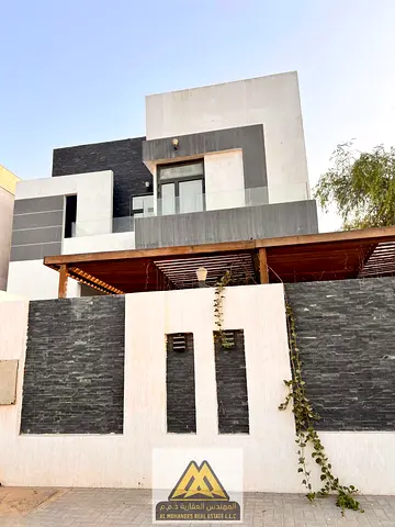 Super Deluxe Furnished Villa for Sale with 5 Master Bedrooms, Two Majlis and Large Courtyard in Al Mowaihat 3 Ajman