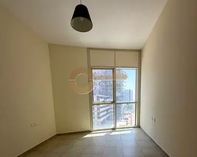 LARGE LAYOUT | UNFURNISHED | COMMUNITY LIVING