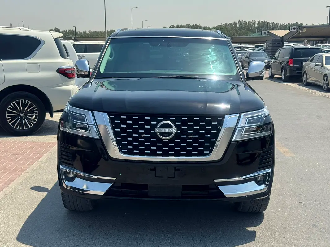 Nissan Patrol 2015 — photo 1 of 10