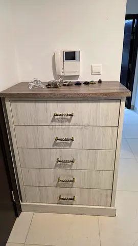 Light Wood Chest of Drawers with 5 Drawers - Good Condition