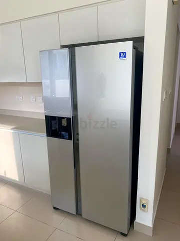 Hitachi Fridge freezer side by side silver