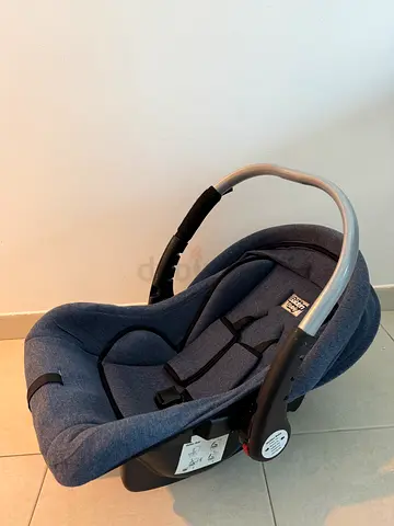 Baby Carry Cot / Infant Car Seat – Excellent Condition