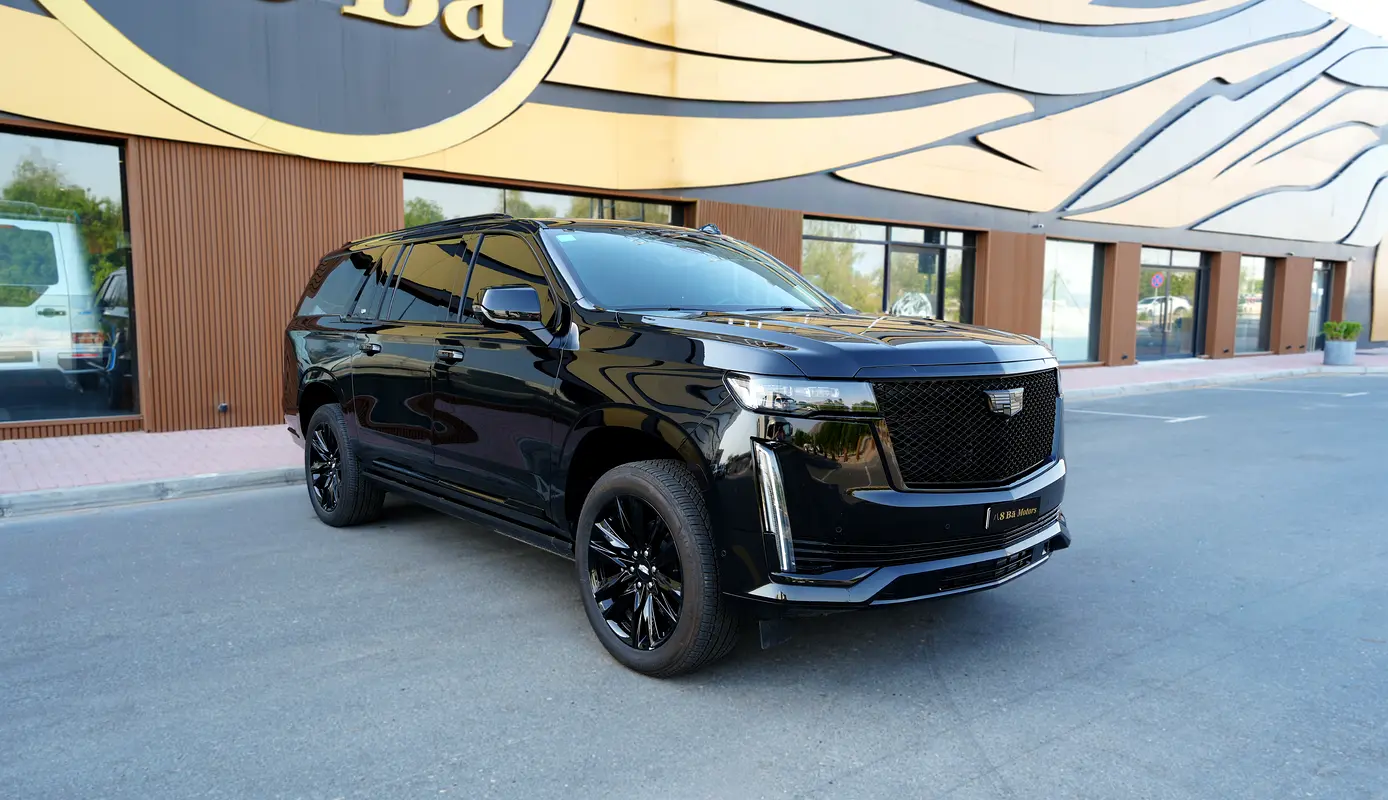Cadillac Escalade 2024 — photo 1 of 17